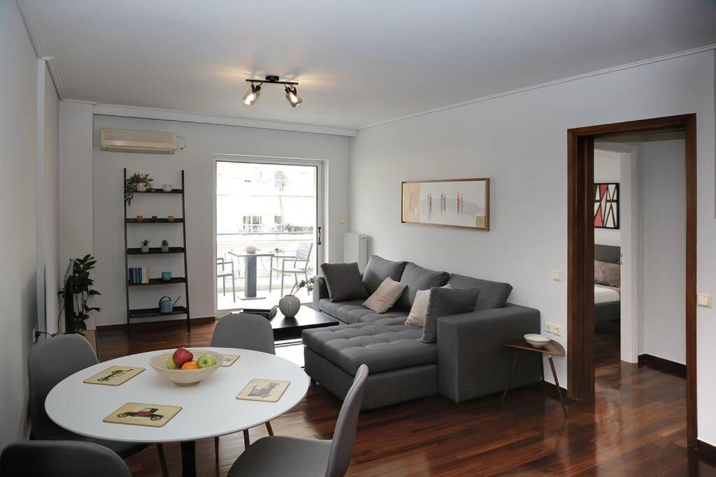 Charming Apartment Near Center Athena Bagian luar foto